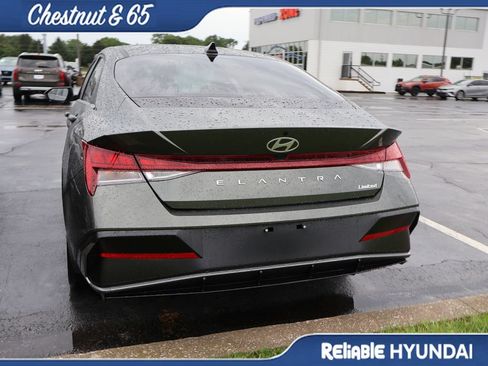 Certified 2026 Hyundai Elantra Limited FWD image 17