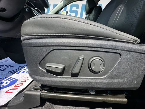 Used 2025 Kia Sorento S AWD/4WD image 16