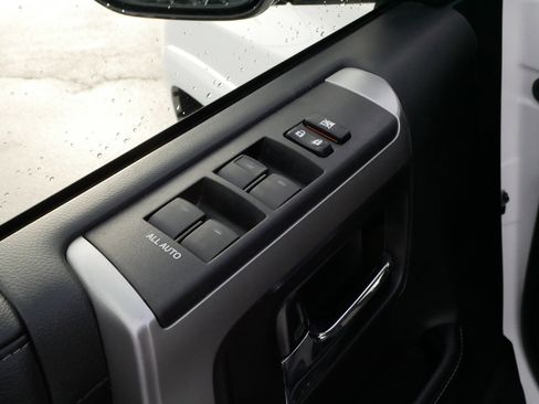 Used 2016 Toyota 4Runner SR5 image 19