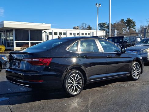 Used 2021 Volkswagen Jetta SE w/ SE Cold Weather Package image 6