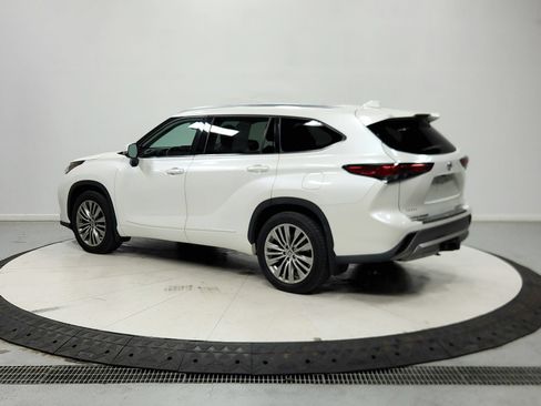 Used 2021 Toyota Highlander Platinum AWD/4WD image 6