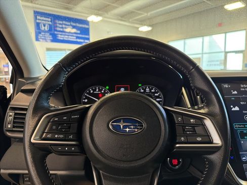 Used 2025 Subaru Outback Premium AWD/4WD image 17