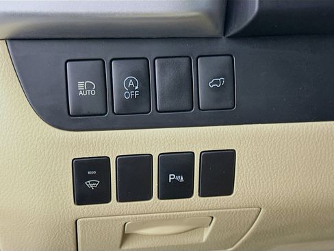 Used 2017 Toyota Highlander Limited image 17