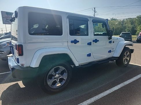 Used 2016 Jeep Wrangler Unlimited Sahara AWD/4WD image 3