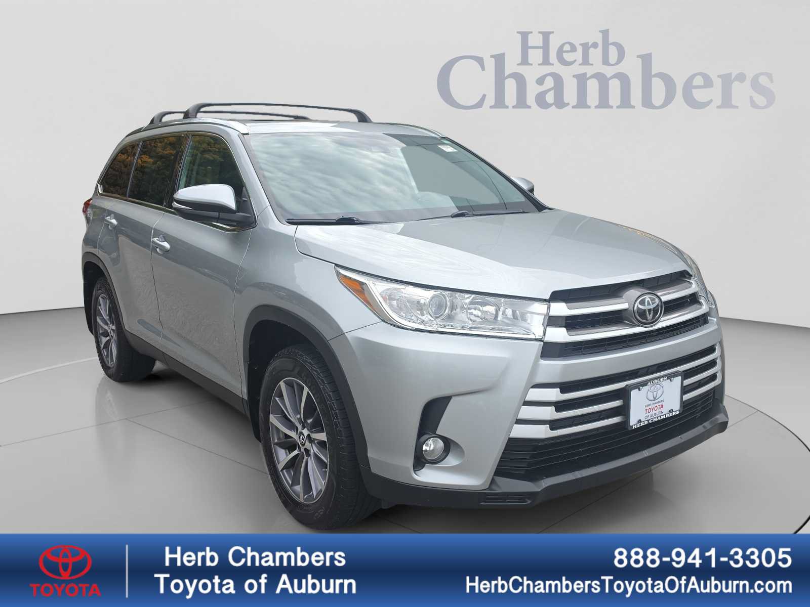 Used 2019 Toyota Highlander XLE AWD/4WD image 1
