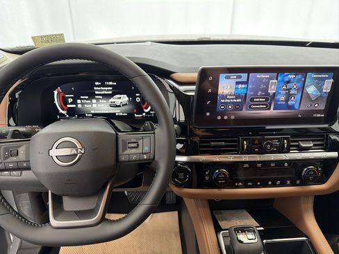 New 2026 Nissan Pathfinder Platinum FWD image 8