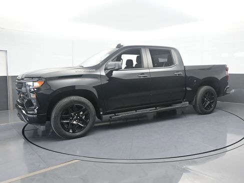 Used 2023 Chevrolet Silverado 1500 Custom image 2