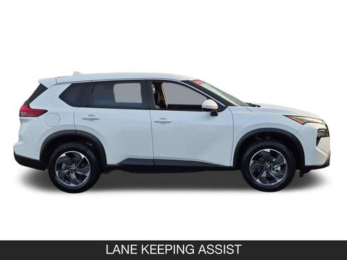 Certified 2025 Nissan Rogue SV FWD image 6