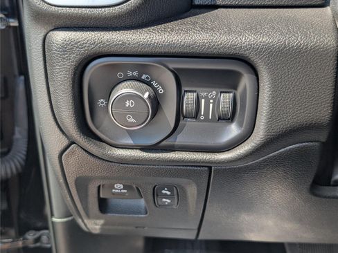 Used 2025 RAM 1500 Big Horn AWD/4WD image 22