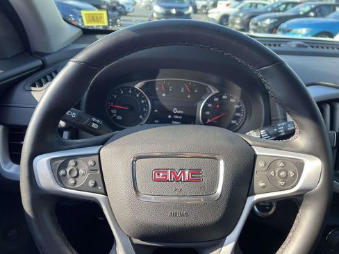 Used 2023 GMC Terrain SLT image 30