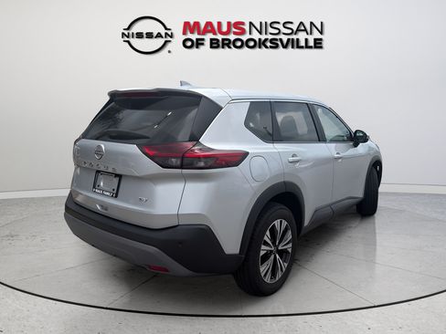 Used 2023 Nissan Rogue SV FWD image 8