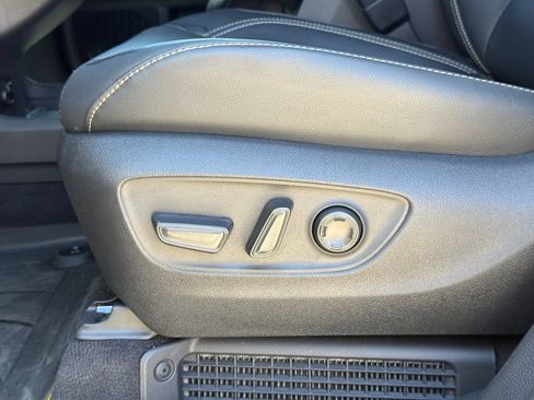 Certified 2026 Toyota Sienna Limited FWD image 9