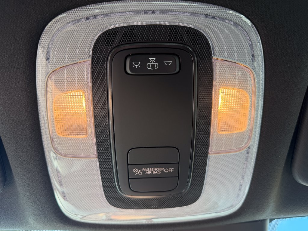 Used 2025 Hyundai Elantra Sport FWD image 31