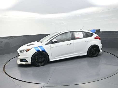 Used 2018 Ford Focus ST image 45