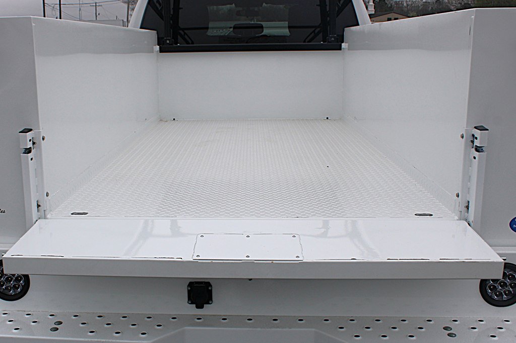 Used 2024 RAM 2500 Tradesman w/ Chrome Appearance Group RWD image 10