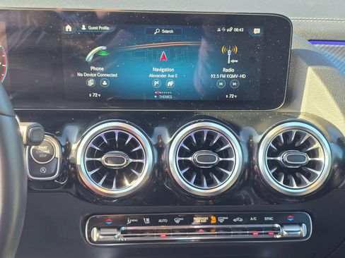 Used 2022 Mercedes-Benz GLA 250 4MATIC image 14