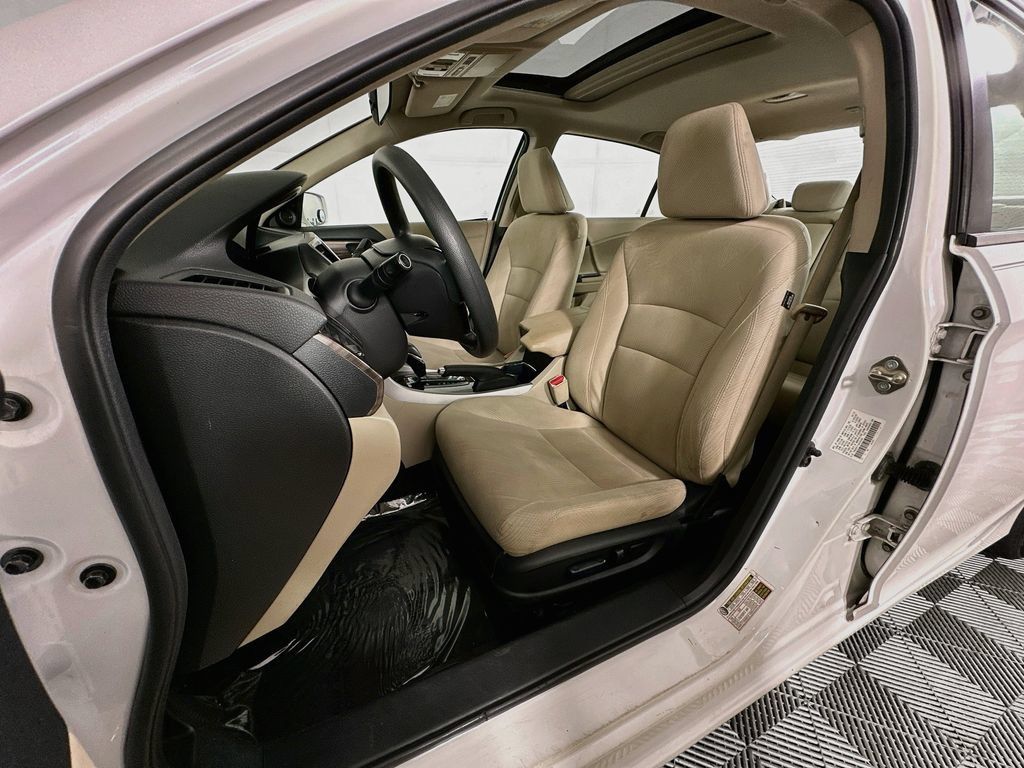 Used 2016 Honda Accord EX image 23