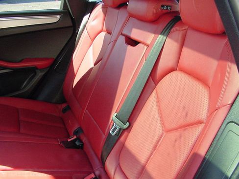 Used 2016 Porsche Macan Turbo image 38