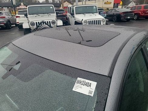 Used 2024 Nissan Sentra SR w/ SR Premium Package image 17