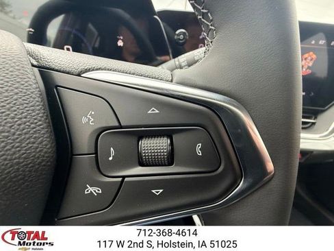 New 2026 Chevrolet Trax LT w/ Sunroof Package FWD image 18