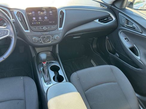 Used 2022 Chevrolet Malibu RS image 15