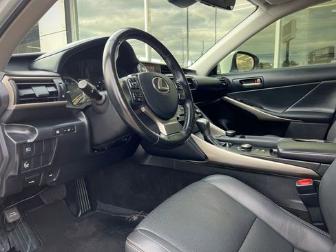 Used 2018 Lexus IS 300 image 2
