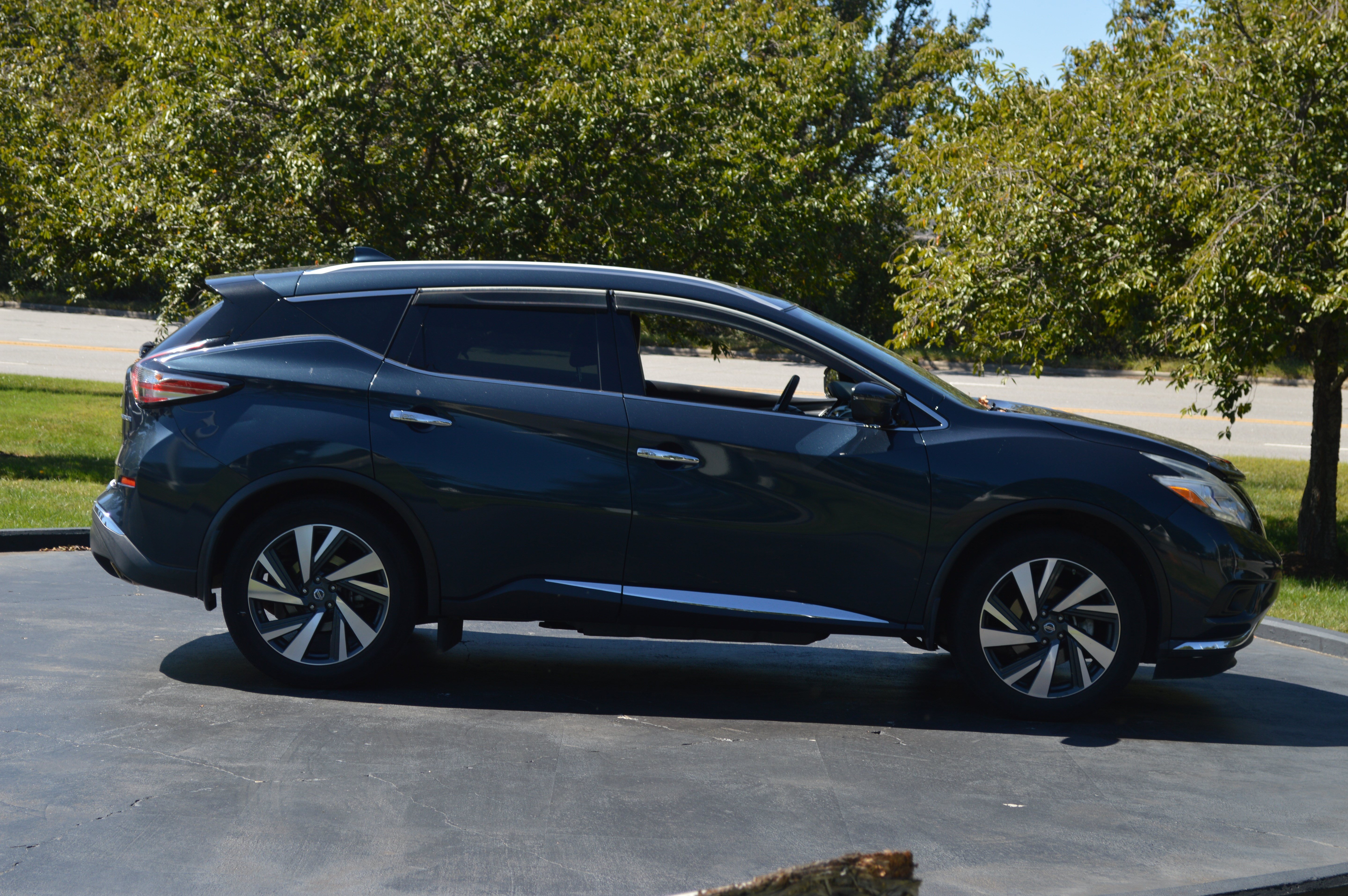 Used 2017 Nissan Murano Platinum w/ Platinum Technology Package FWD image 12