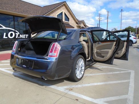 Used 2014 Chrysler 300 C w/ Beats Audio Group image 22