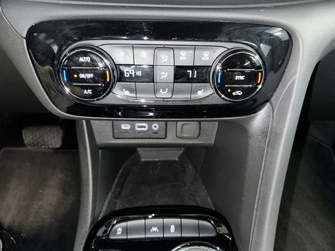 Certified 2023 Buick Encore GX Select image 13