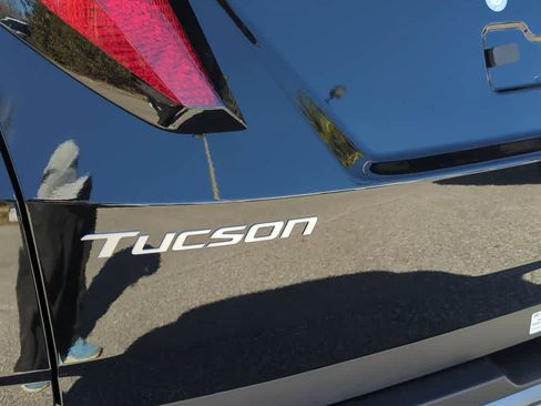 New 2026 Hyundai Tucson SE image 13