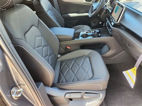 New 2025 Volkswagen Atlas Cross Sport SE image 10