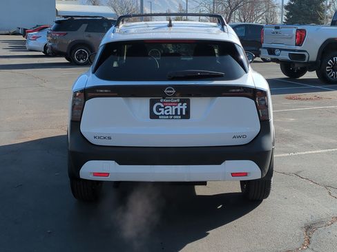 New 2026 Nissan Kicks SV image 5