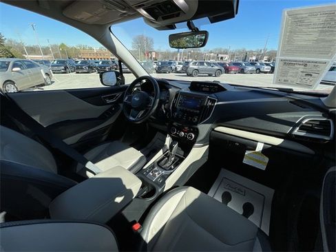 Used 2023 Subaru Forester Limited image 35