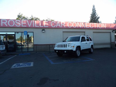 Used 2015 Jeep Patriot Sport FWD image 1