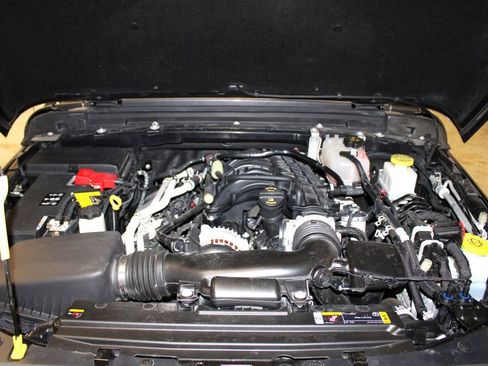 Used 2023 Jeep Gladiator Willys image 35