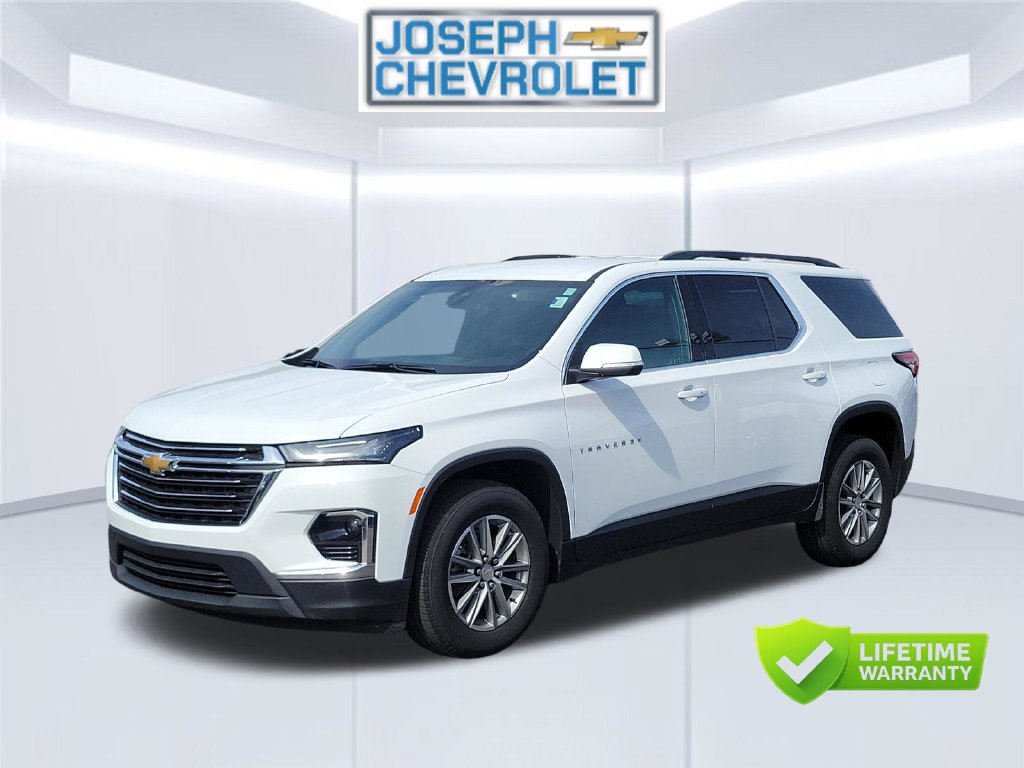 Used 2023 Chevrolet Traverse LT FWD image 2