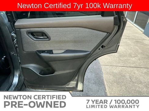 Used 2023 Nissan Rogue S FWD image 32
