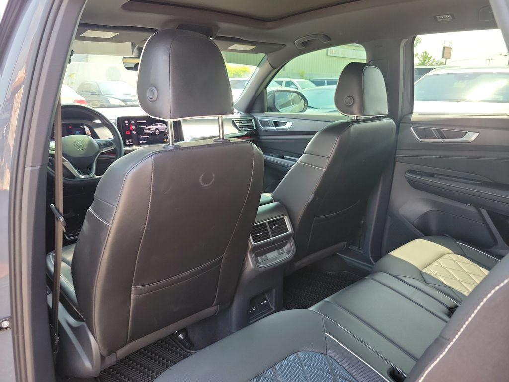 Used 2024 Volkswagen Atlas Cross Sport SEL Premium R-Line AWD/4WD image 13