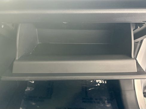 Used 2024 Toyota RAV4 LE image 31