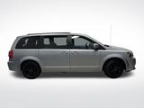 Used 2020 Dodge Grand Caravan SE image 2