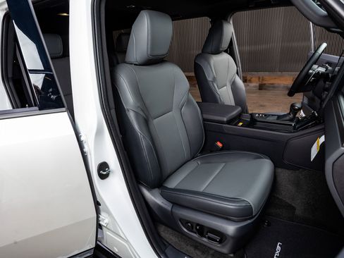 Used 2025 Lexus GX 550 550 Premium+ image 31