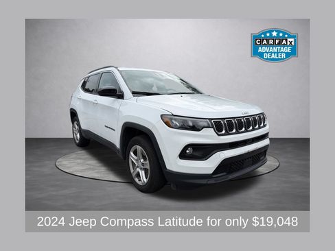 Used 2024 Jeep Compass Latitude AWD/4WD image 1