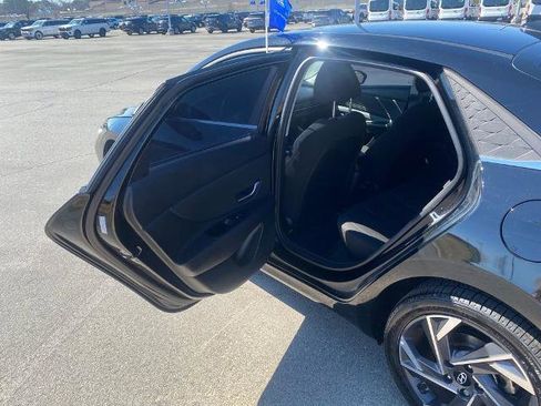 Used 2024 Hyundai Elantra SEL w/ Convenience Package image 27