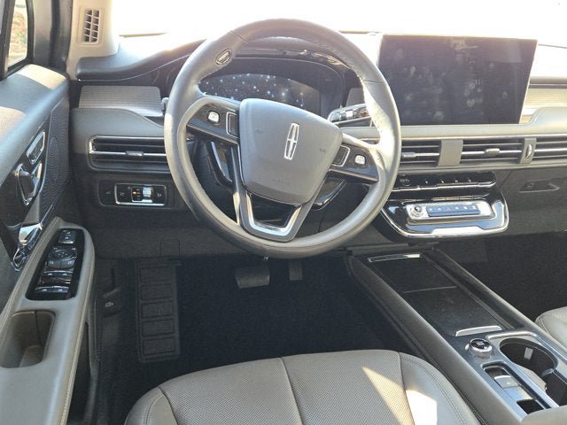 Used 2024 Lincoln Corsair Reserve w/ Equipment Group 201A AWD/4WD image 17
