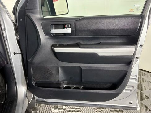 Used 2018 Toyota Tundra SR5 w/ TRD Off Road Package AWD/4WD image 33