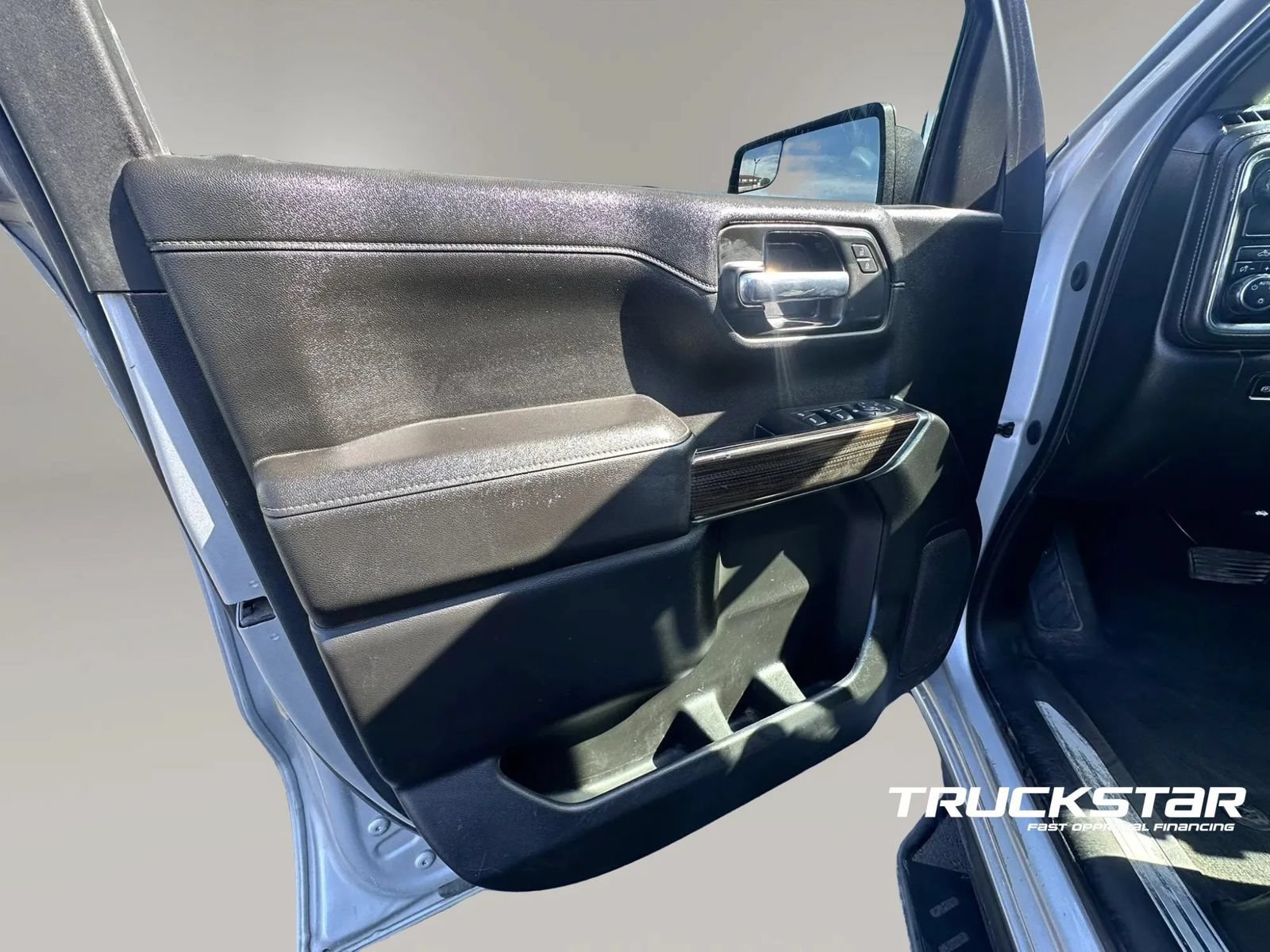 Used 2021 Chevrolet Silverado 1500 LT RWD image 24
