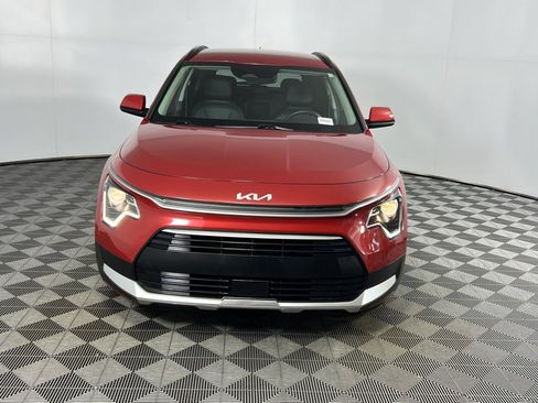 Used 2023 Kia Niro EX image 10