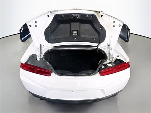 Used 2018 Chevrolet Camaro LT w/ Technology Package image 28