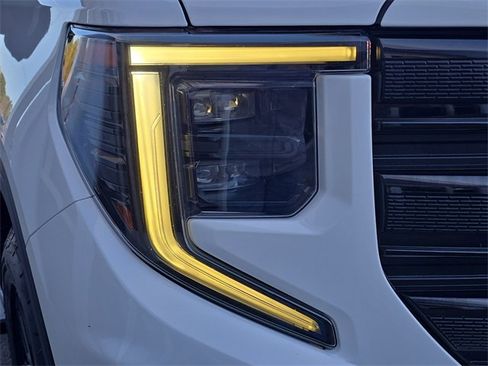 Certified 2022 GMC Sierra 1500 Elevation w/ Elevation Premium Package image 10