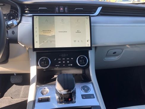 Used 2021 Jaguar F-PACE R-Dynamic S image 35